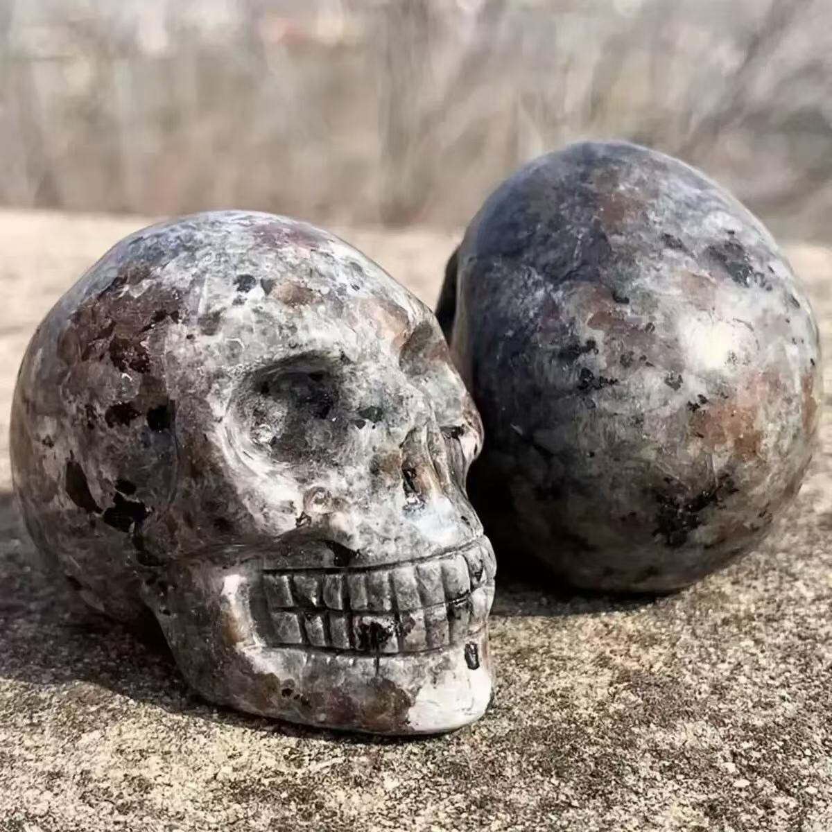 2″Natural Yooperlite Crystal Skull Fluorescent Sodalite Quartz Carving Decor