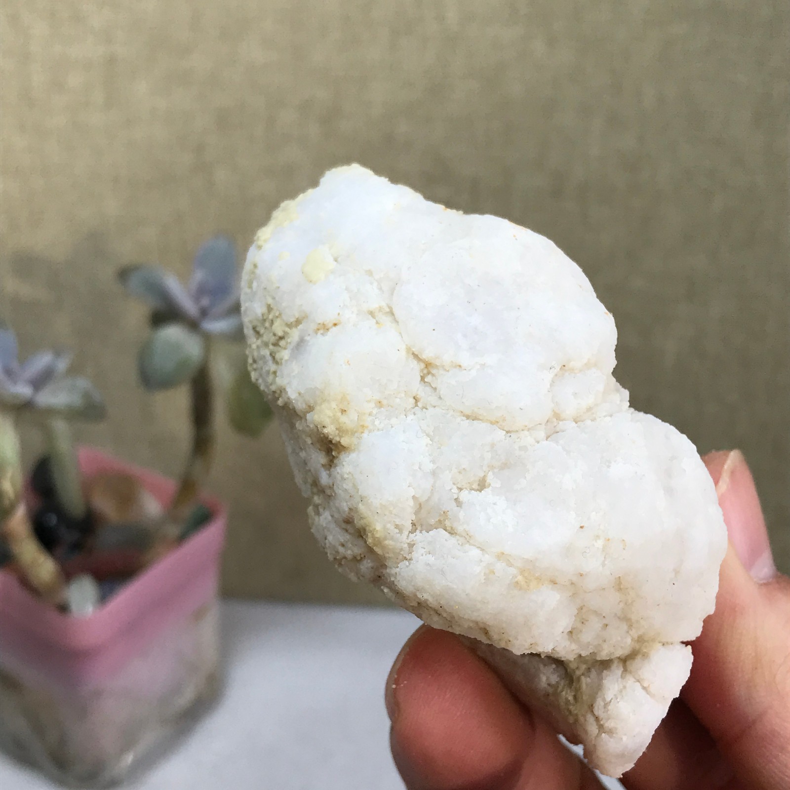 76g Natural white Agate Cave rough original Crystal specimens 75-35-30mm A2394