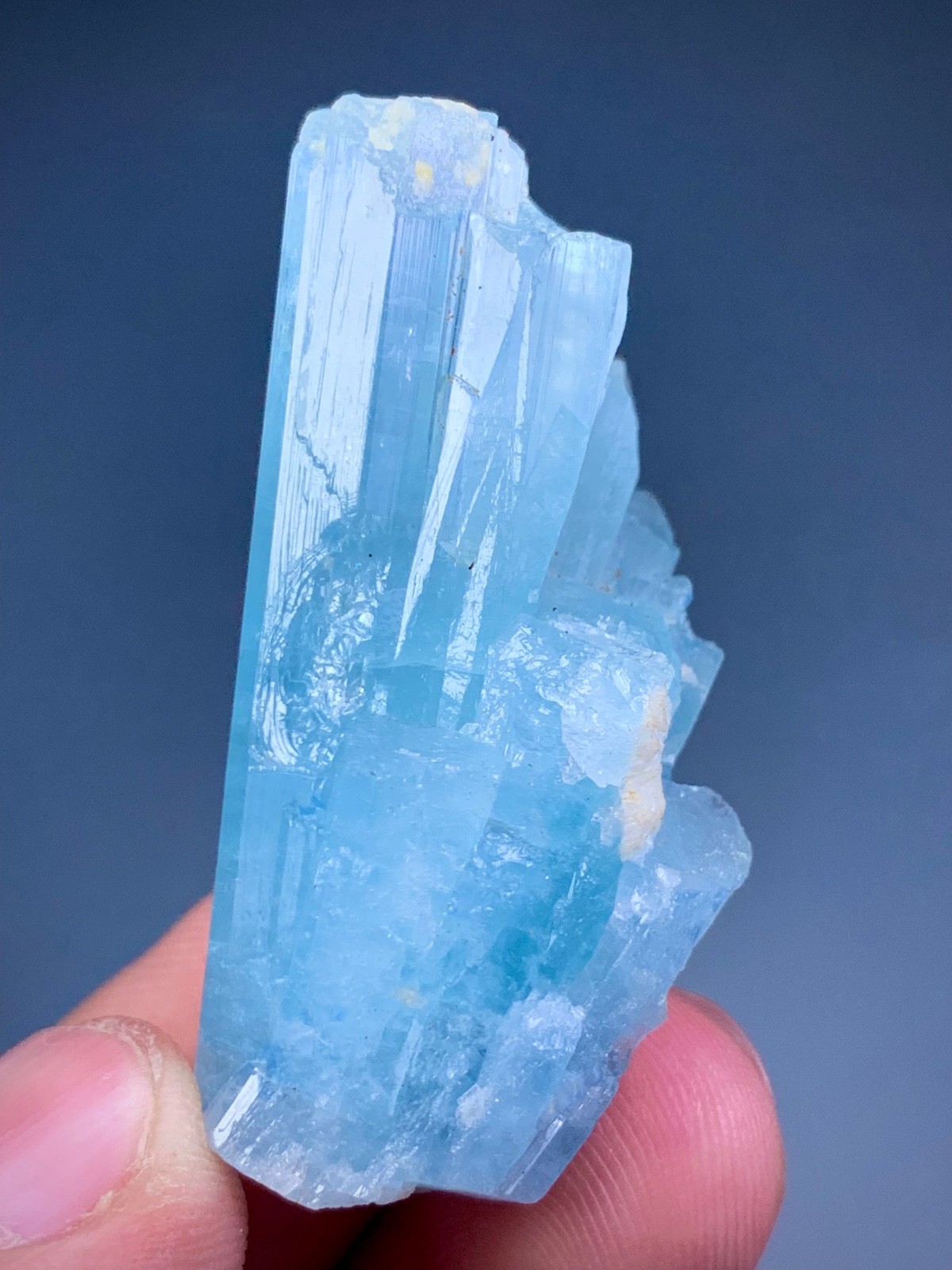 Natural Aesthetic Terminated Aquamarine Crystal From Pakistan (114 CTs )