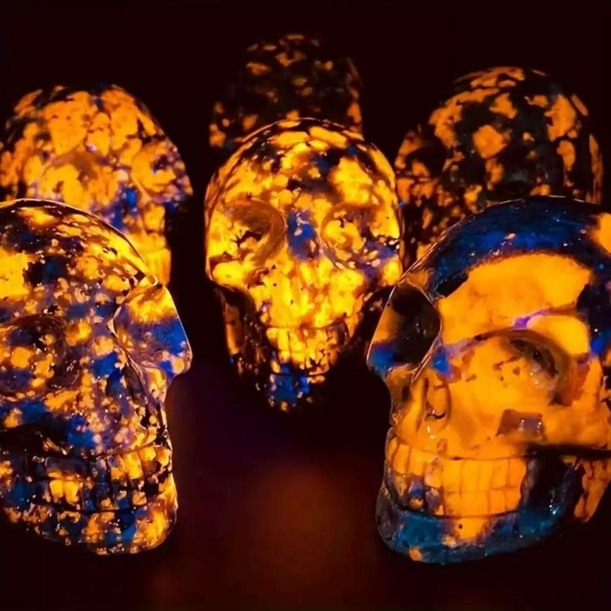 2″Natural Yooperlite Crystal Skull Fluorescent Sodalite Quartz Carving Decor