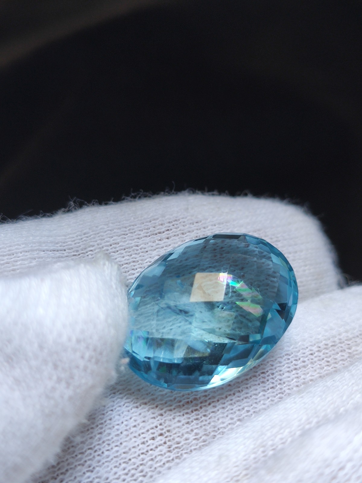 Rare 2 Pieces in 1 Blue Topaz With Rare Rainbow schiller effect : 24 Carats