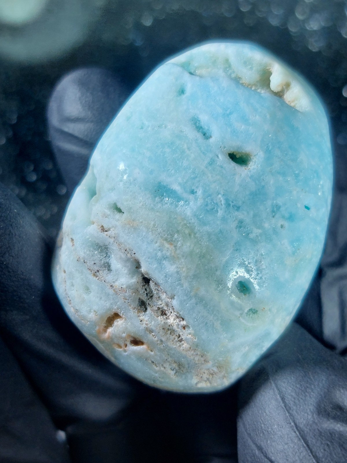 Hemimorphite Palmstone 76.2g 4.5cm – Ocean Blue Throat Chakra Natural Inclusions