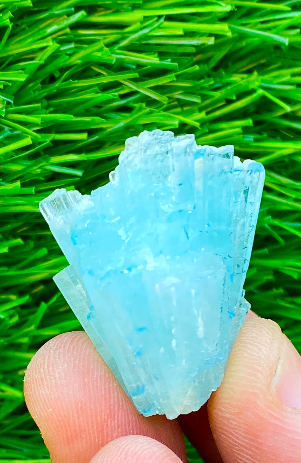 75 carats beautiful top blue cluster aquamarine cluster spray combine with black