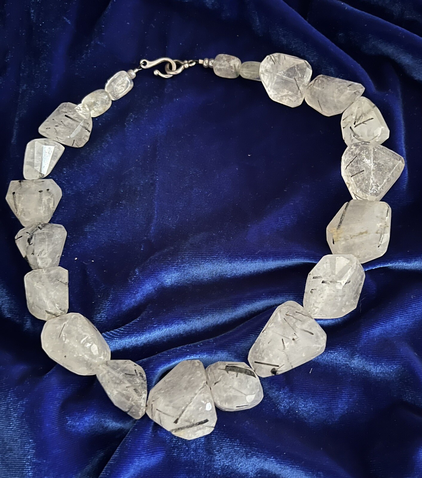 Vintage Chunky White Quartz with Black Tourmaline Inclusions 18″ Necklace Choker