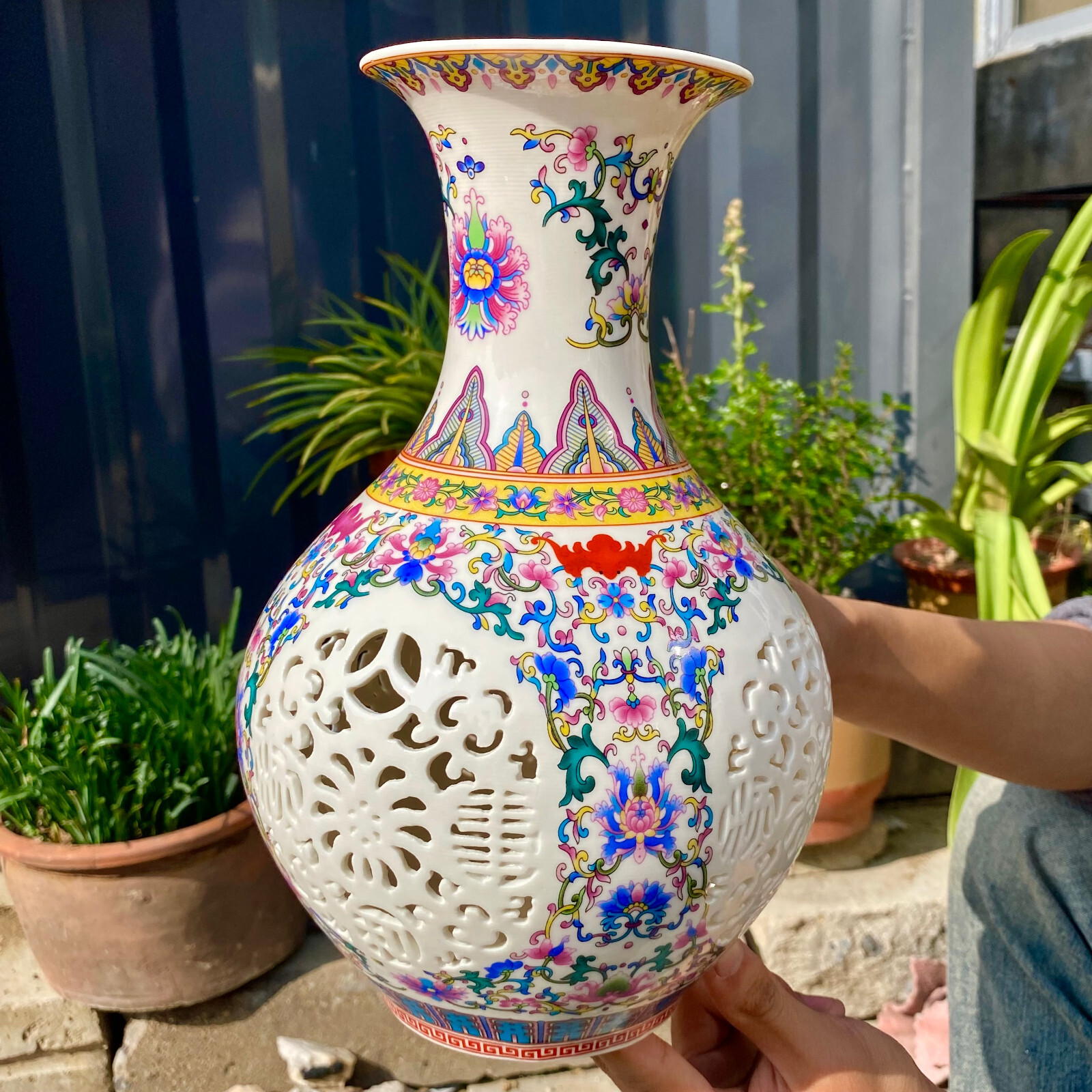 1.83LB Classic landscape painting poetic ceramic vase from Jingdezhen, China