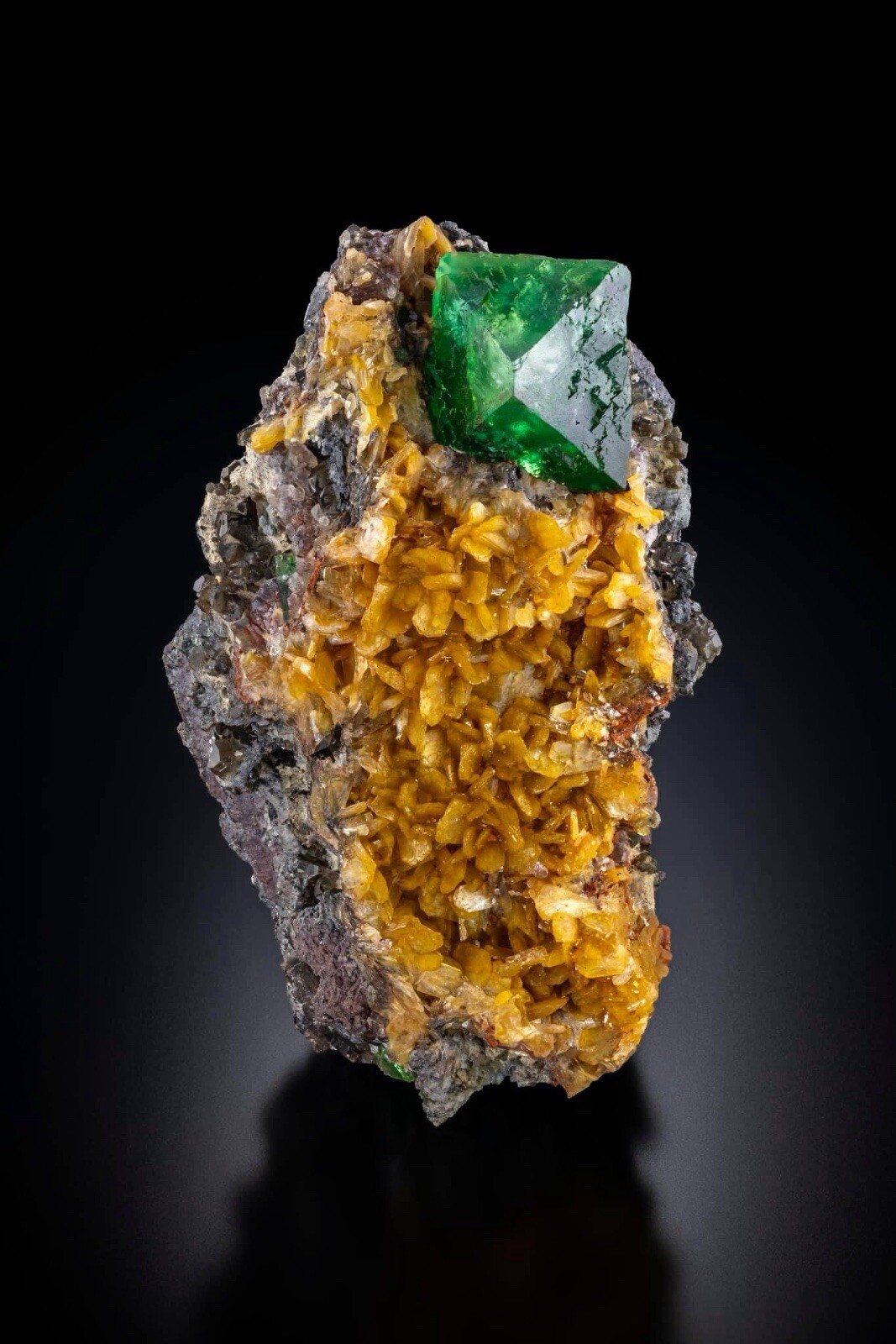 Fluorite On Stilbite Xls: Emerald Green Pocket. Malmberget Mine , Sweden 🇸🇪