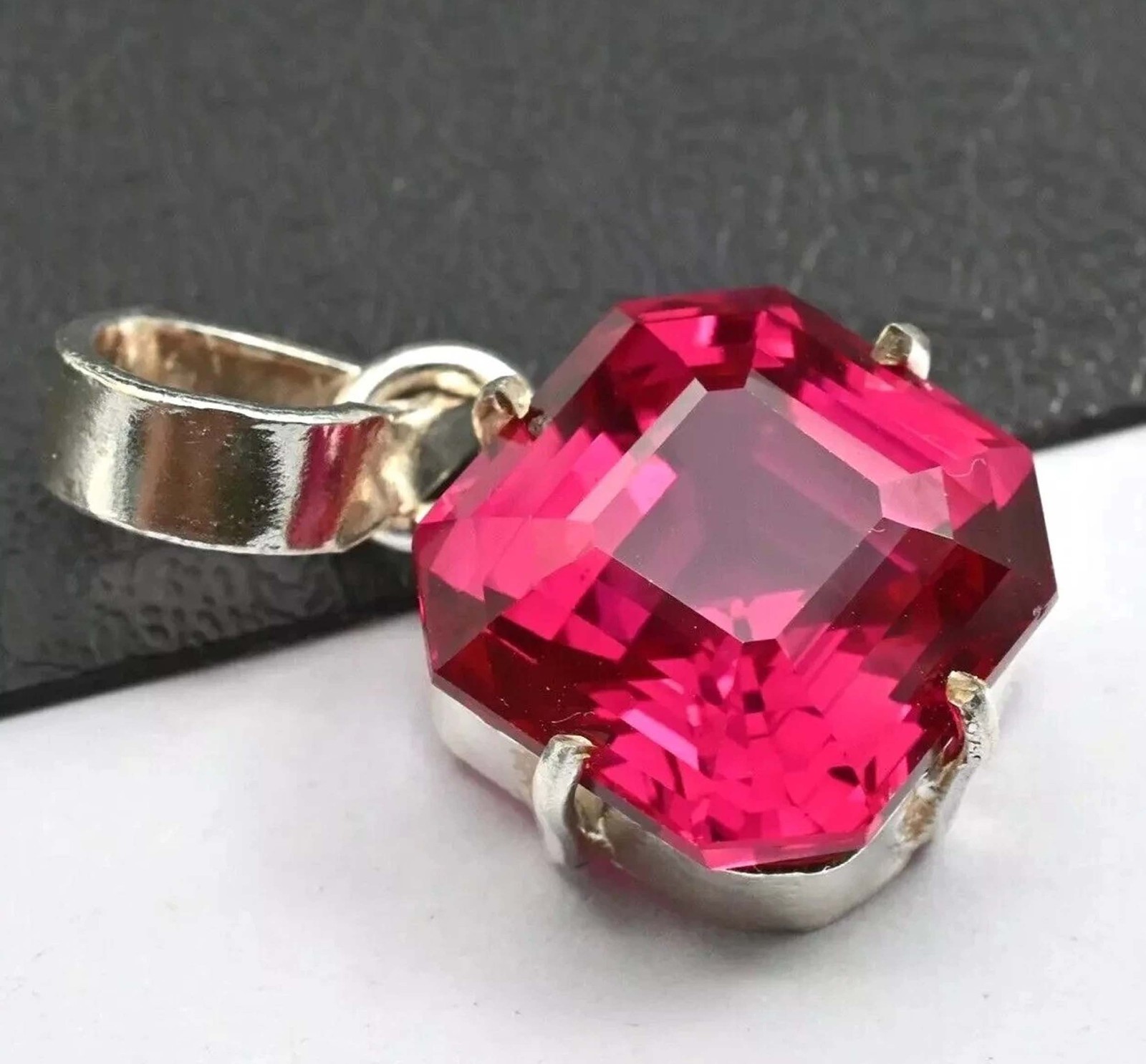 50 Ct Natural Padparadscha Sapphire Pendant Asscher Shape 925 Silver IGL 6JDA