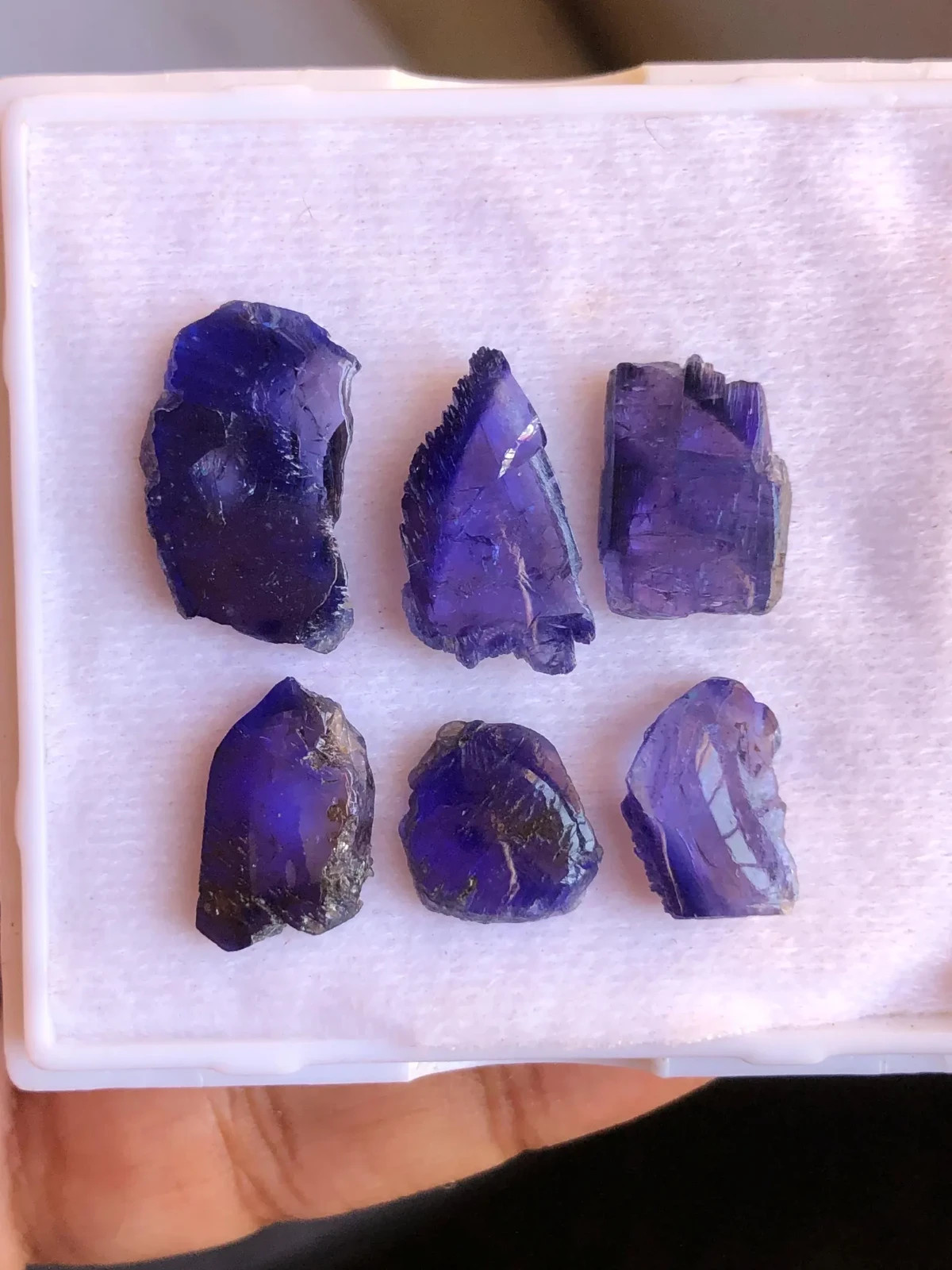 34.85 Carat Lot, 6 Pcs Polished Tanzanite Raw, Two Tone Loose Gemstone Bi-color