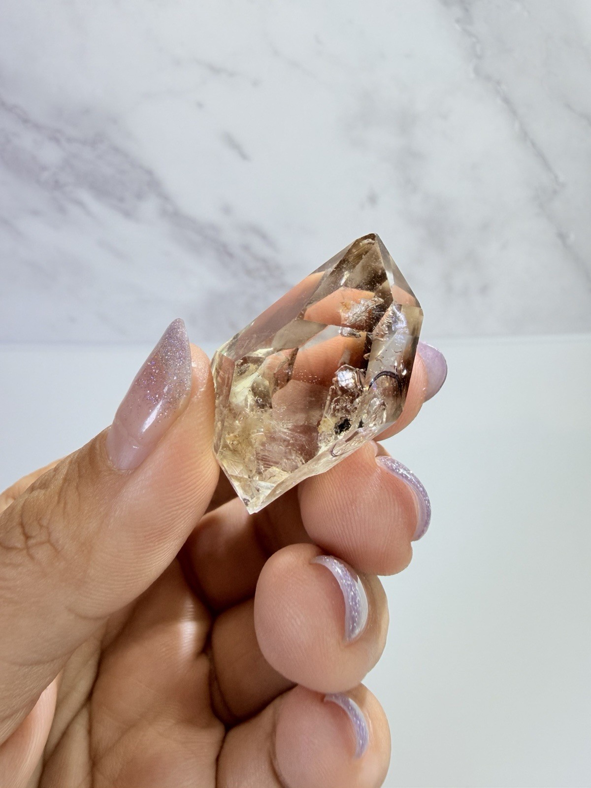 High Luster Enhydro Quartz w/ Moving Bubble &/or Carbon/Black Inclusions,A516