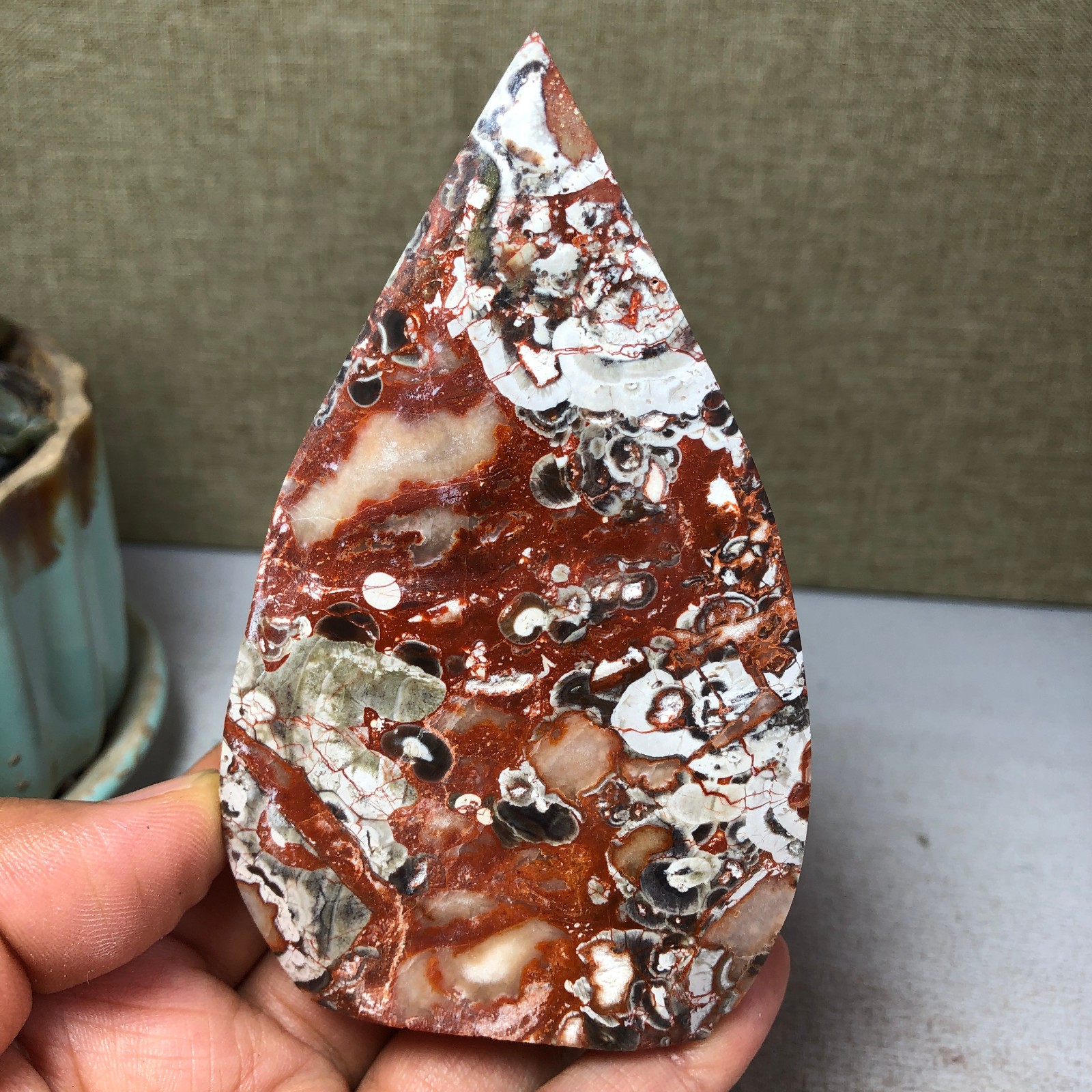 Natural l Indonesian Bloodstone agate point leaf Crystal specimens 152g A4932