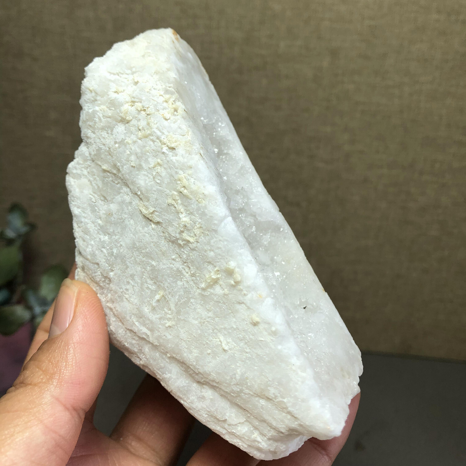 110mm Natural white Agate Cave rough original Crystal specimens 297g A3952