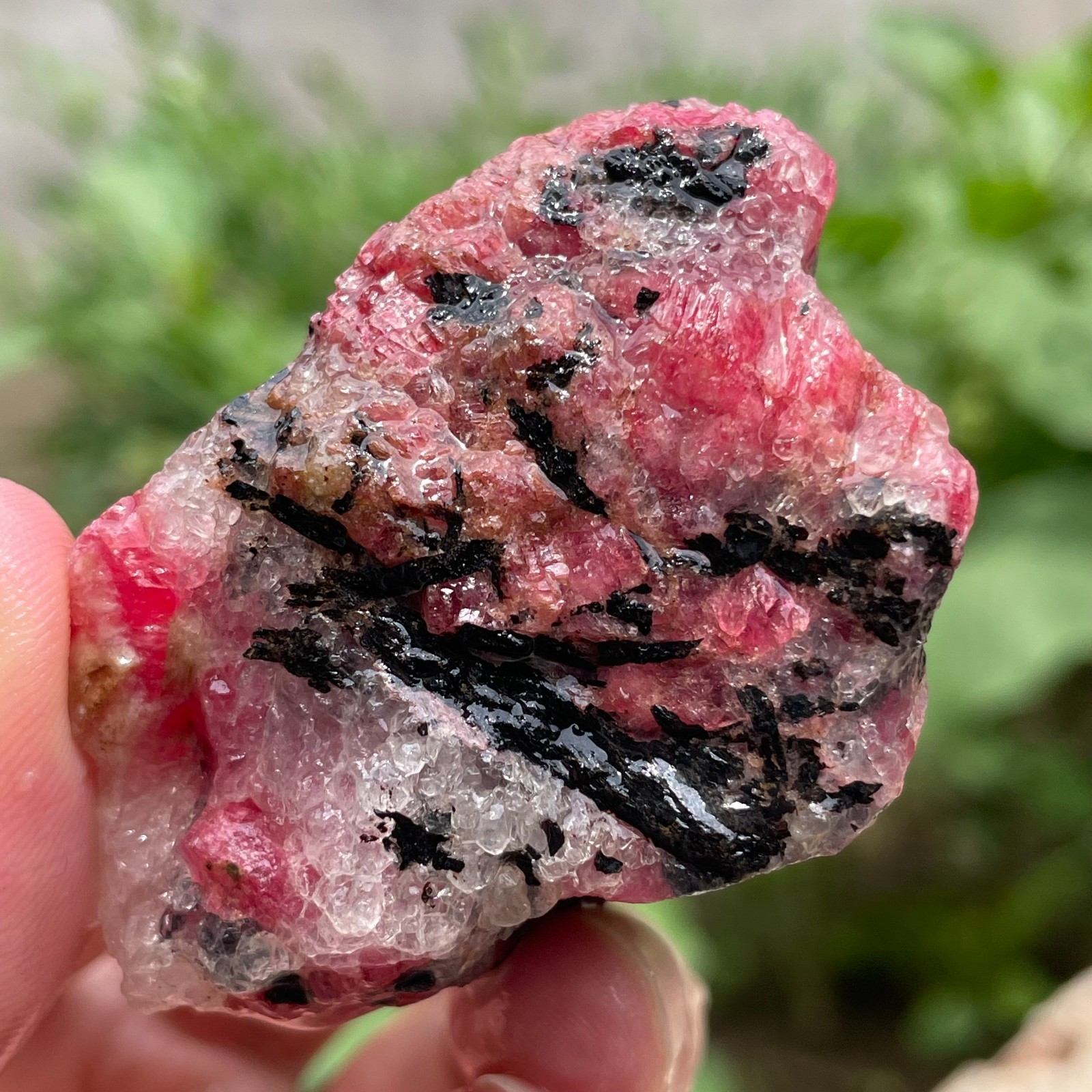 114g Small Raw Ore Red Black Rhodonite Quartz Gemstone Mineral Specimen
