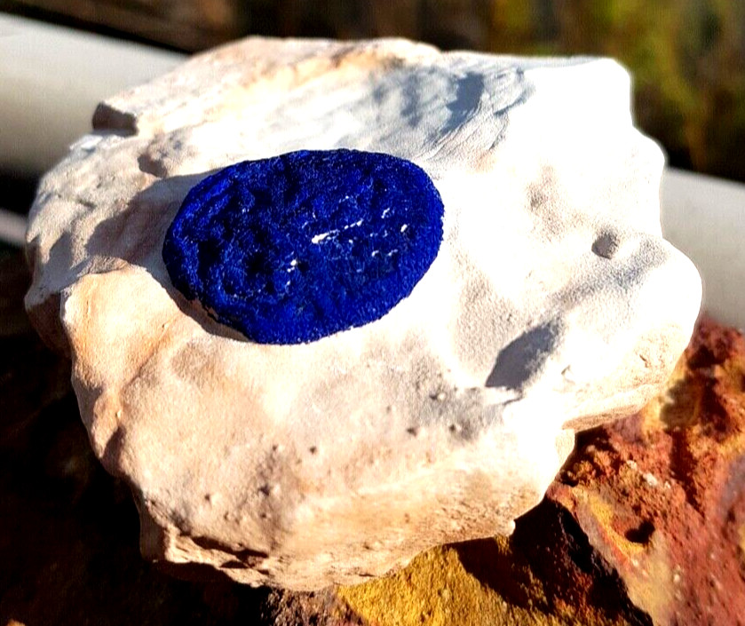 AZURITE SUN ON KAOLINITE MATRIX 87 X 73 X 29 MM 185 G