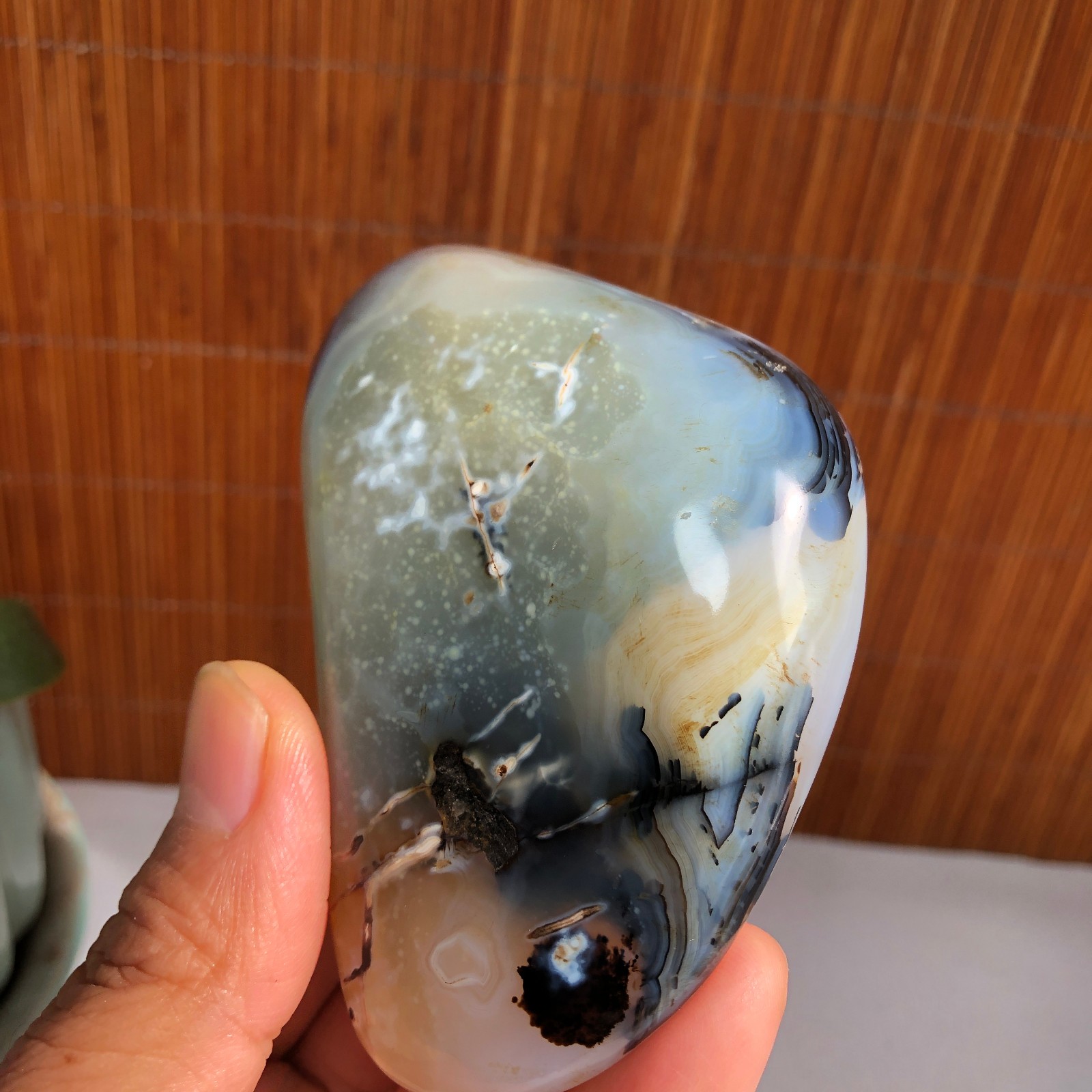 80mm Natural aquatic plants agate pretty Crystal specimens 235g A1485