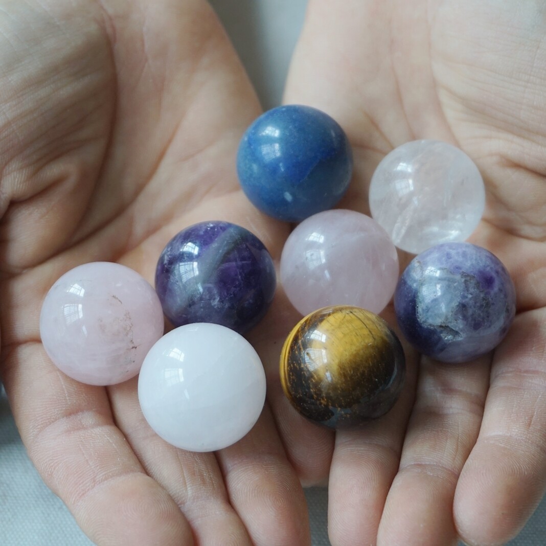 45Pcs Natural Quartz Crystal Jasper Sphere Ball Diverse Rock Tumble Healing 25mm