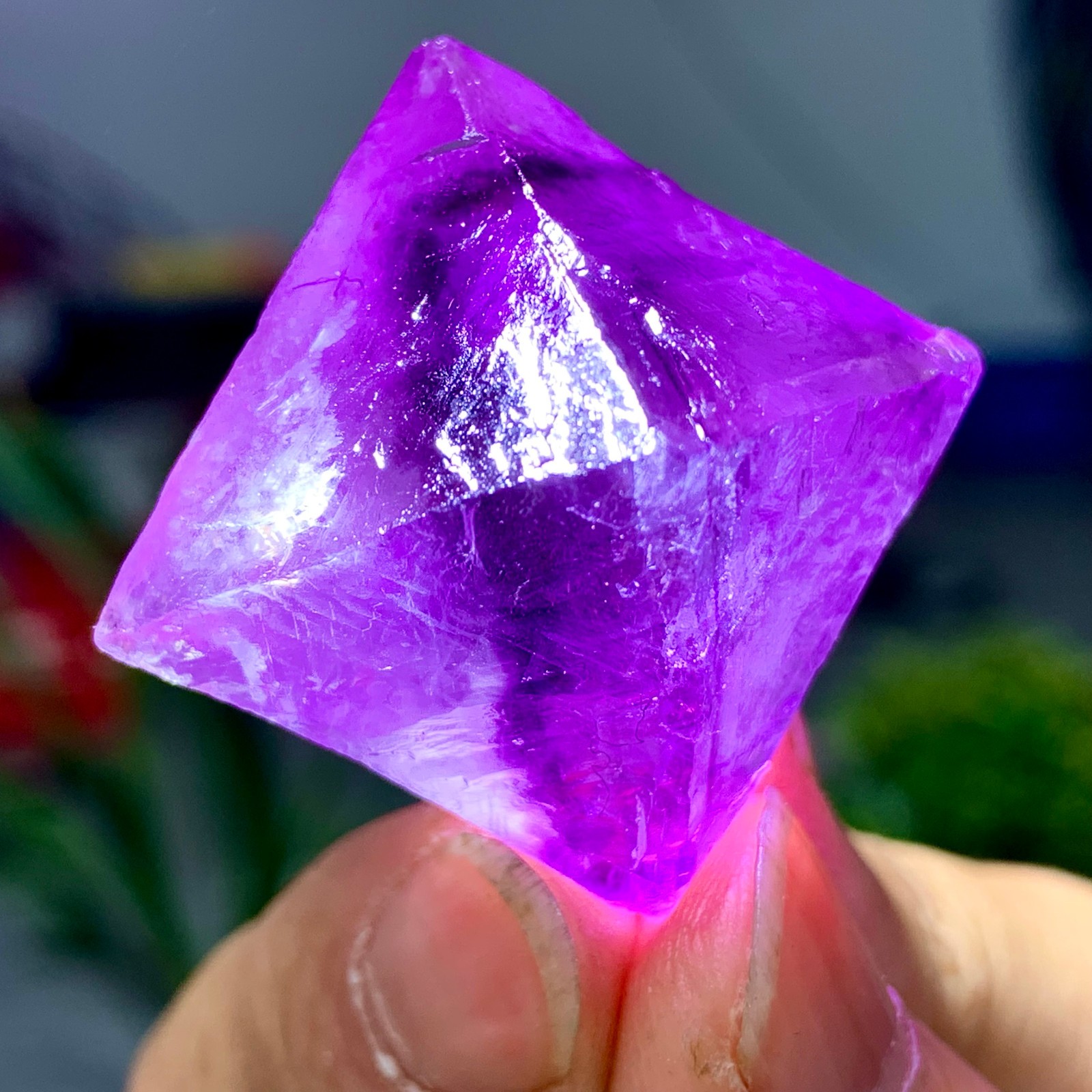 30G Natural purple fluorite octahedron quartz crystal healing