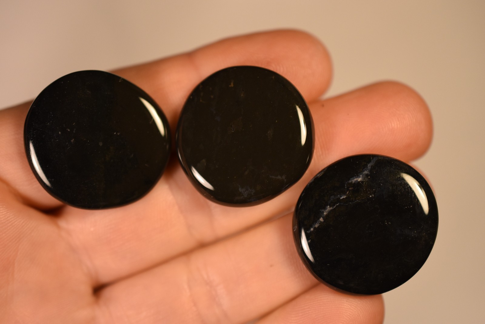3 *BLACK ONYX* Flat Stones 2-3cm 23g Natural Stone Palm Thumb Worry