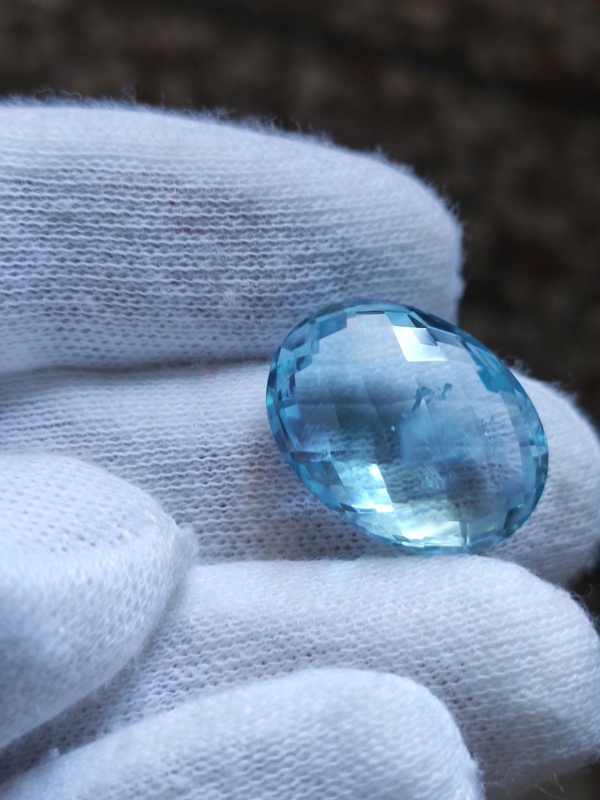 Rare 2 Pieces in 1 Blue Topaz With Rare Rainbow schiller effect : 24 Carats