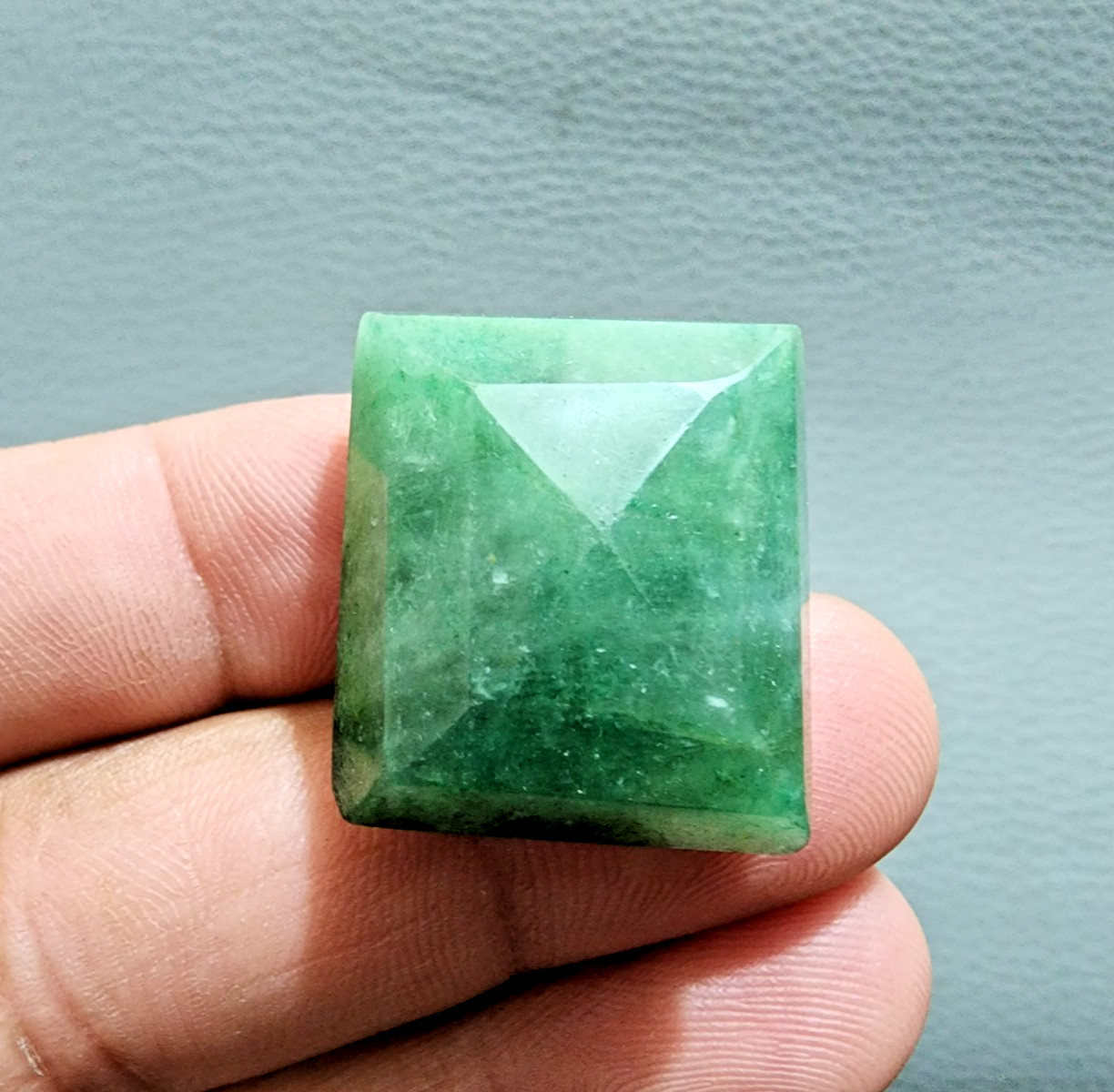 Top AAA+ Green Brazilian Emerald 70.60Crt Large Size Gemstone Jewelry For Making