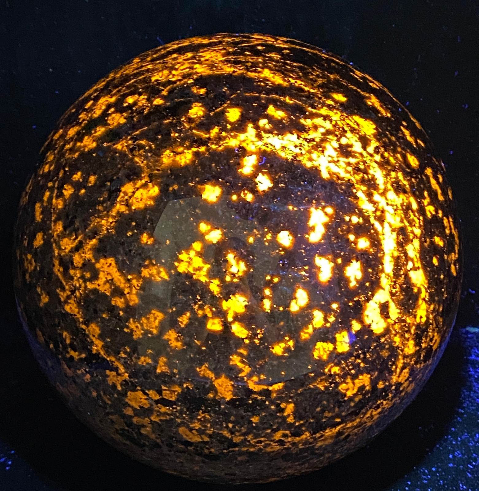 Natural Flame’s stone Sphere crystal ball reiki healing12820G UV Reactivecrystal