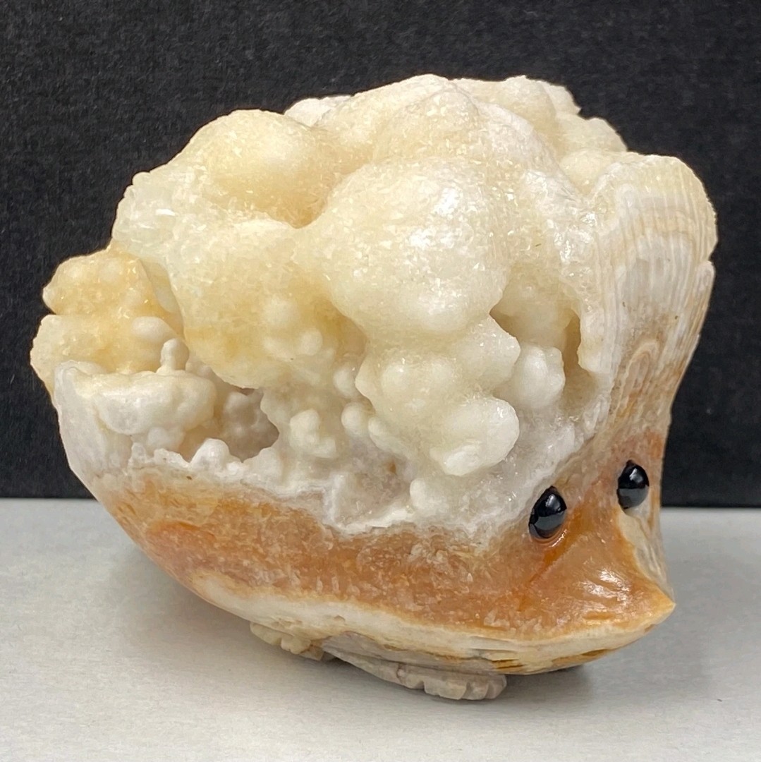 366g Hand Carved Natural Crystal Quartz Mineral Specimens, hedgehog Stone Statue