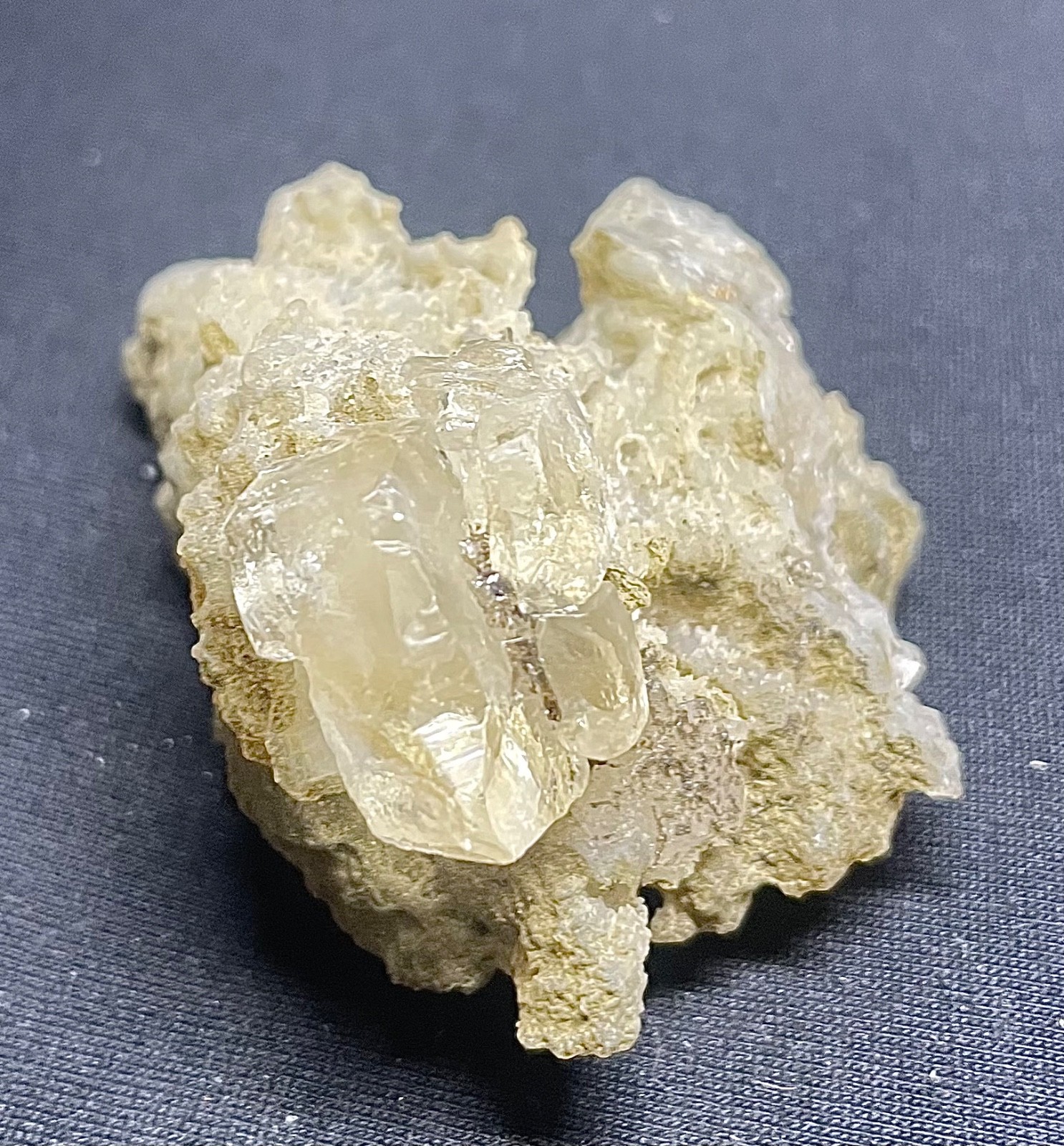 Natural Apophyllite crystal stunning mineral specimens 80gr 7×5.5×4 cm video