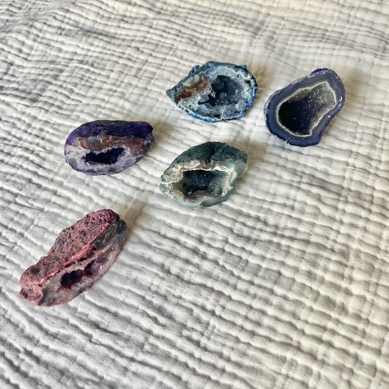 SET/5 Cut Base Purple Blue Amethyst Set Quartz Druzy Geode Rocks bulk gemstones