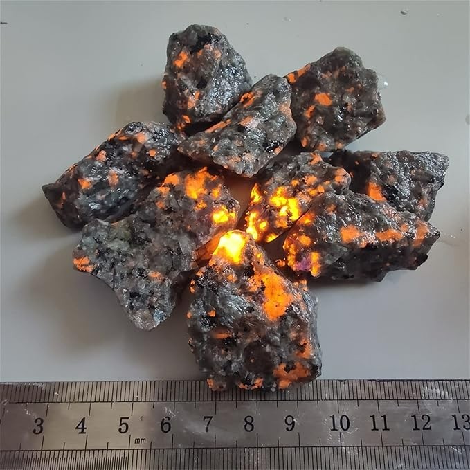 5pcs Natural Yooperlite Rough Stones UV Reactive Fluorescent Fire Rocks Specimen