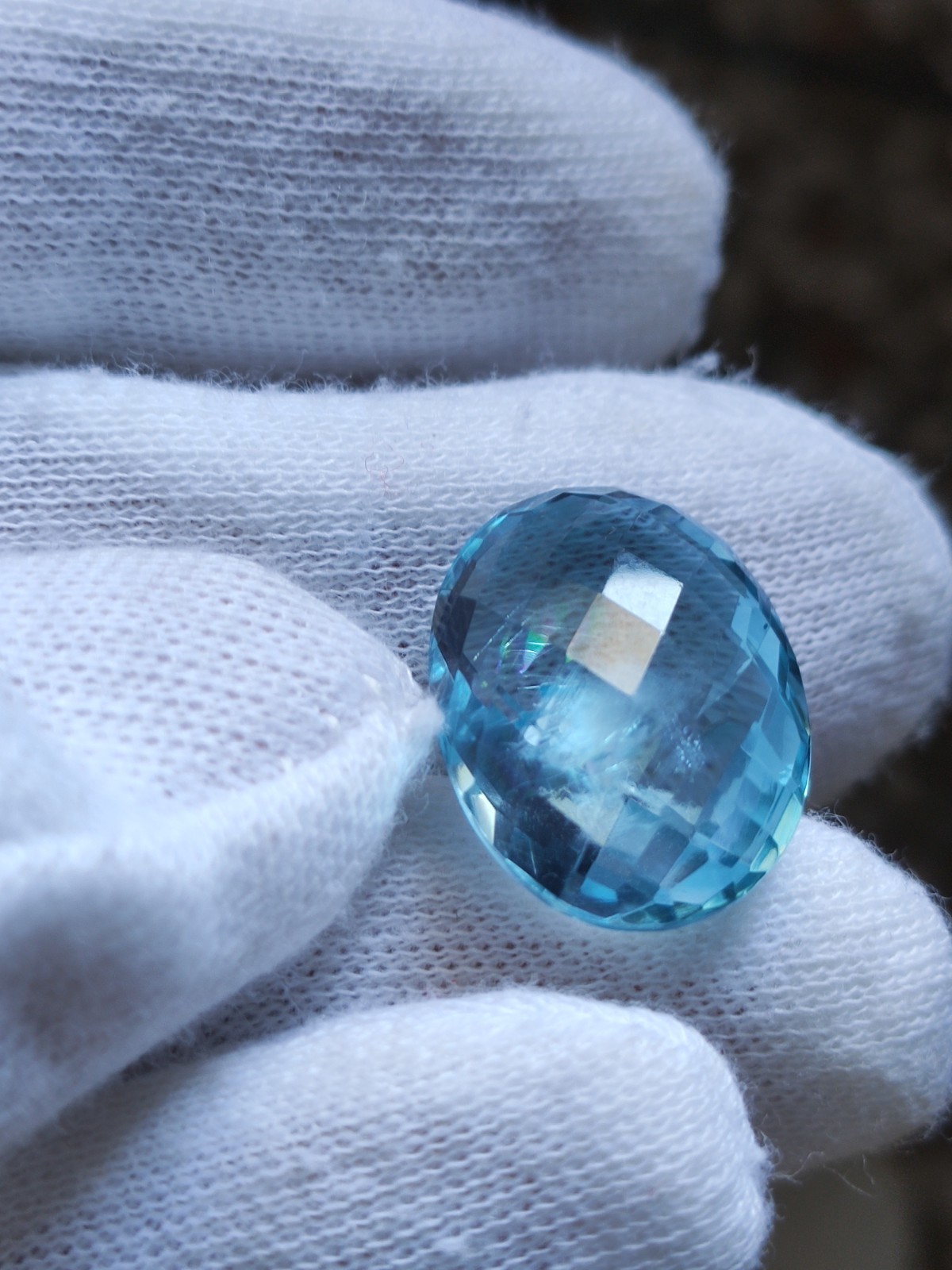 Rare 2 Pieces in 1 Blue Topaz With Rare Rainbow schiller effect : 24 Carats