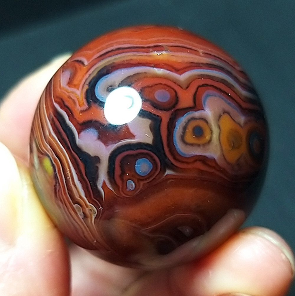 TOP 58.2G 34mm Natural Polished Banded Agate Stone Sphere Ball Healing A3512