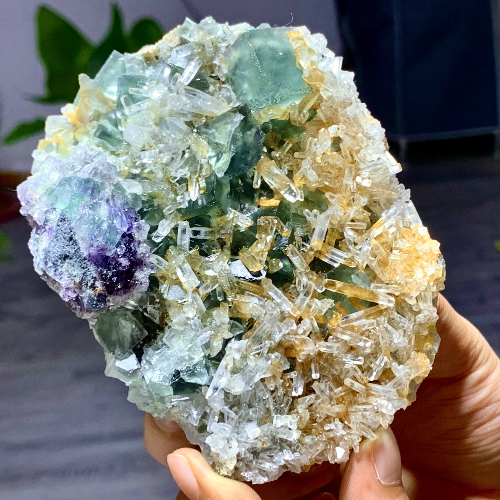 447G Rare transparent blue green fluorite cubic mineral crystal sample/China