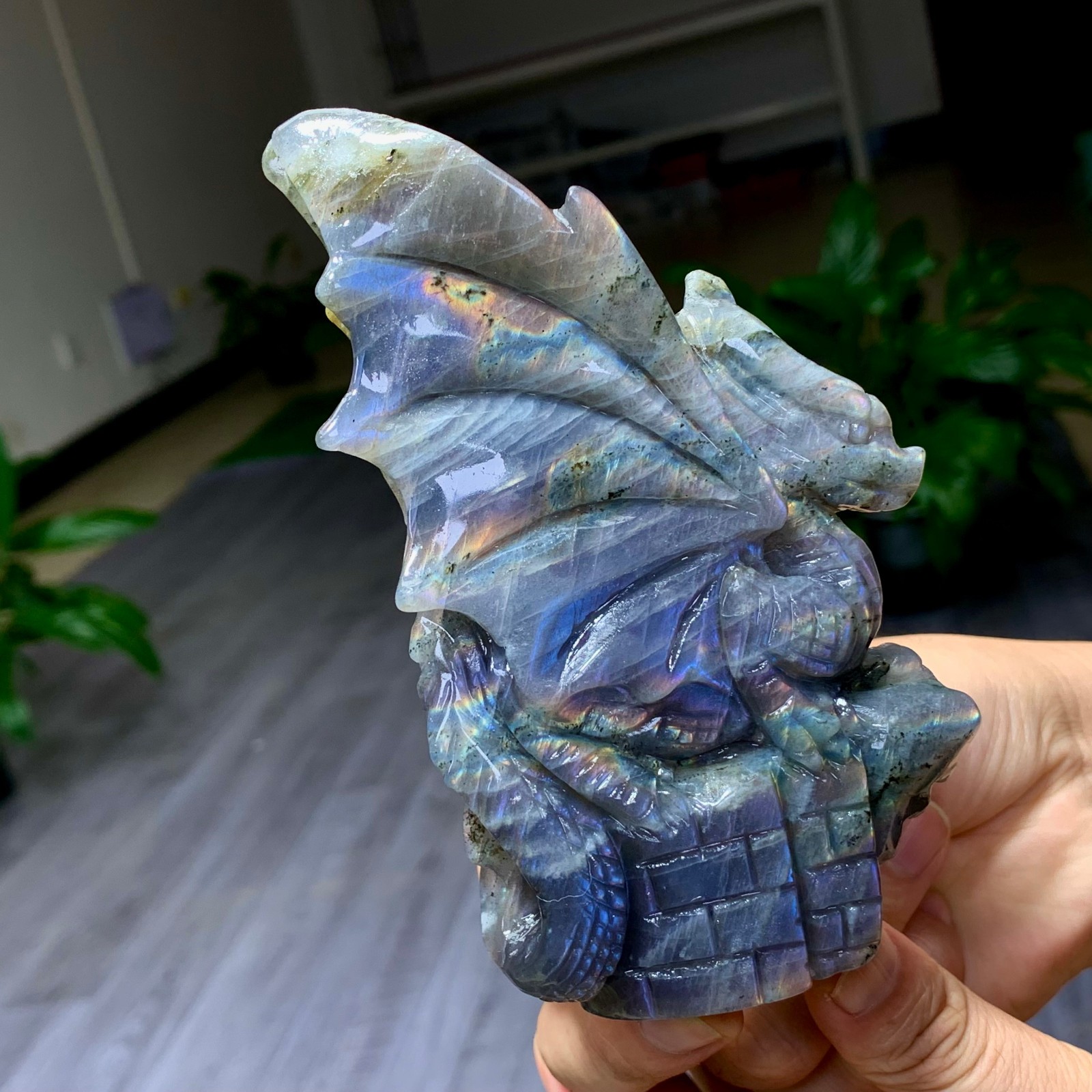 306G Natural Labradorite Quartz Crystal Stone Hand carved Flying dragon
