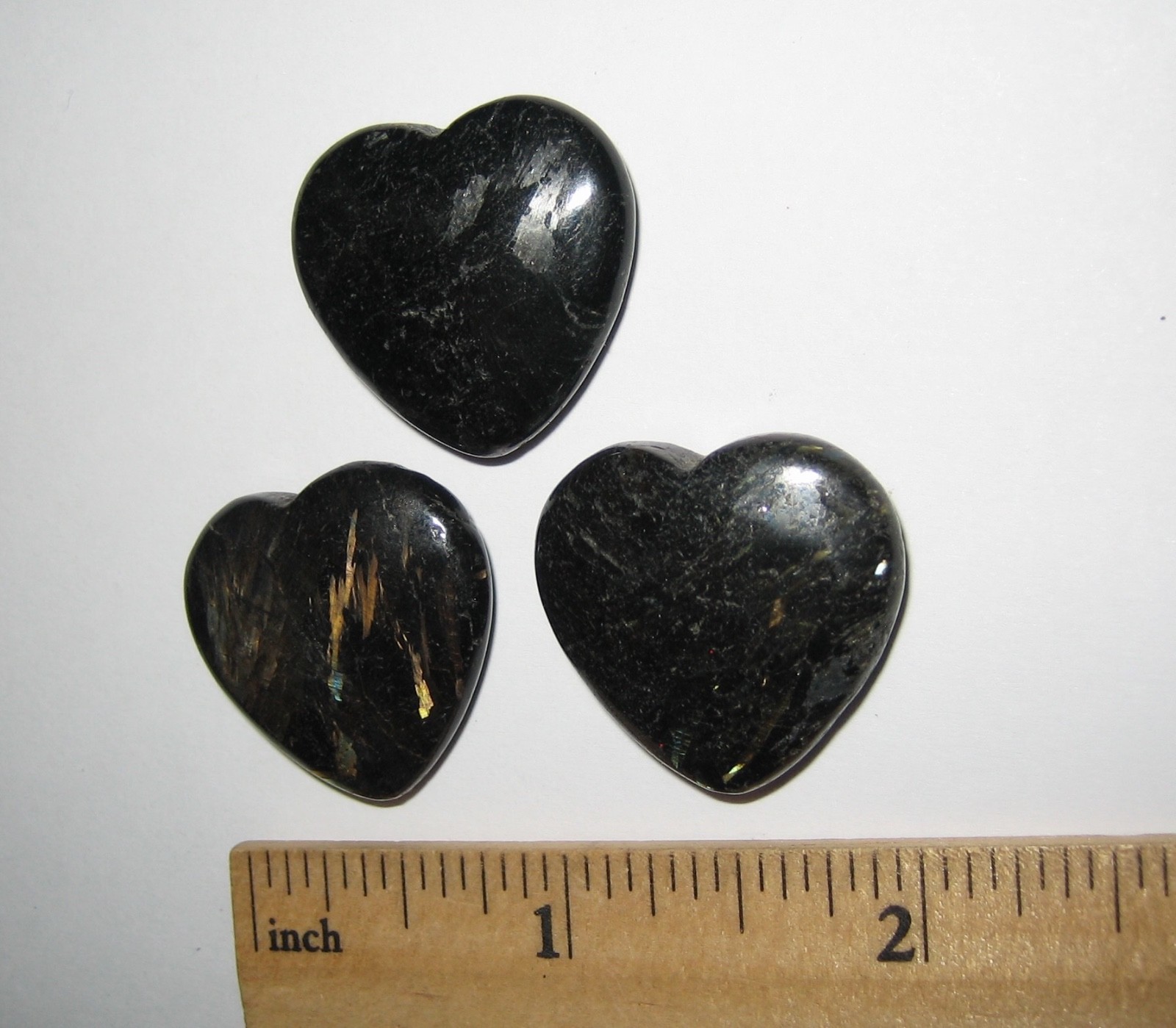 3pc 25mm RARE! POLISHED AUTHENTIC DRILLED NUUMMITE STONE HEARTS GREENLAND 24g *2