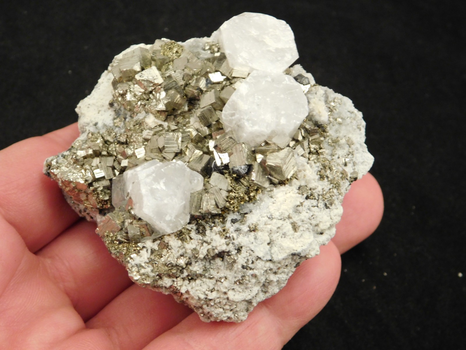 FLUORESCENT Calcite Crystal Cluster with PYRITE Crystal CUBES! Peru 196gr