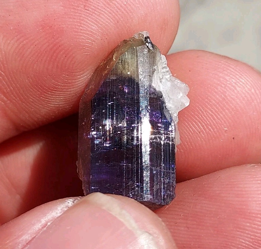 STUNNING VIOLET YELLOW BLUE DT TANZANITE UNHEATED WITH CALCITE FROM TANZANIA