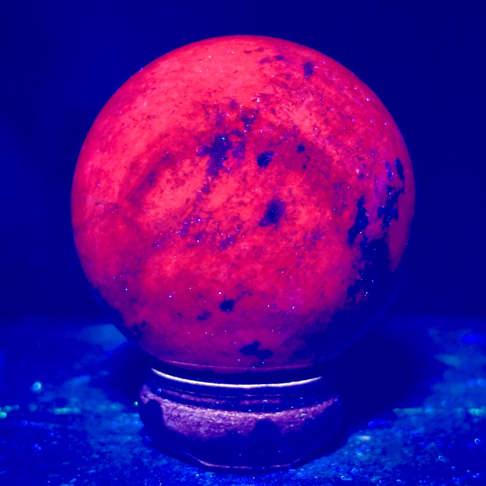 1.55LB Natural Blue Sapphire And Ruby Sphere Fluorescent Glow Under UV Light