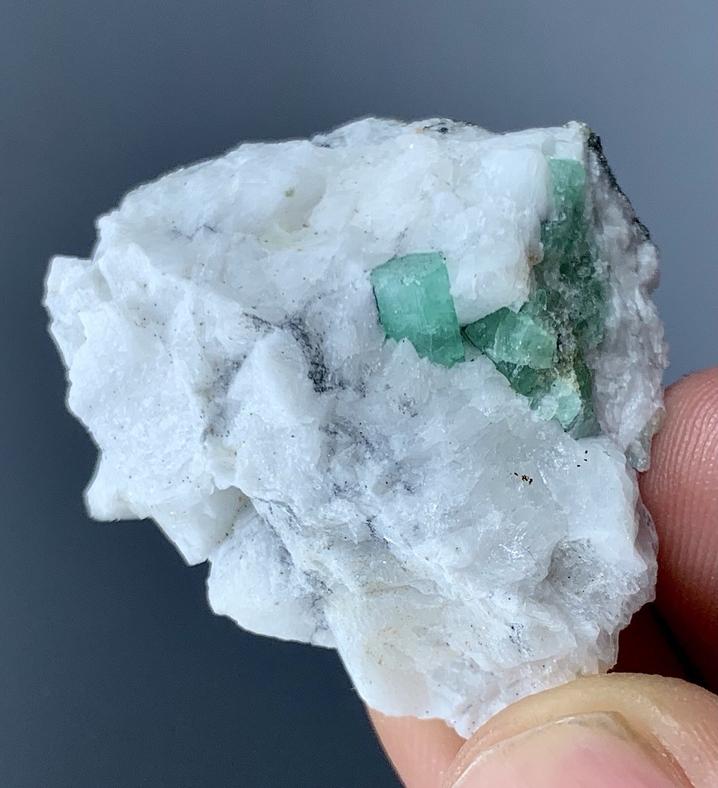 15 Gram Natural Emerald Crystal Specimen From Pakistan.