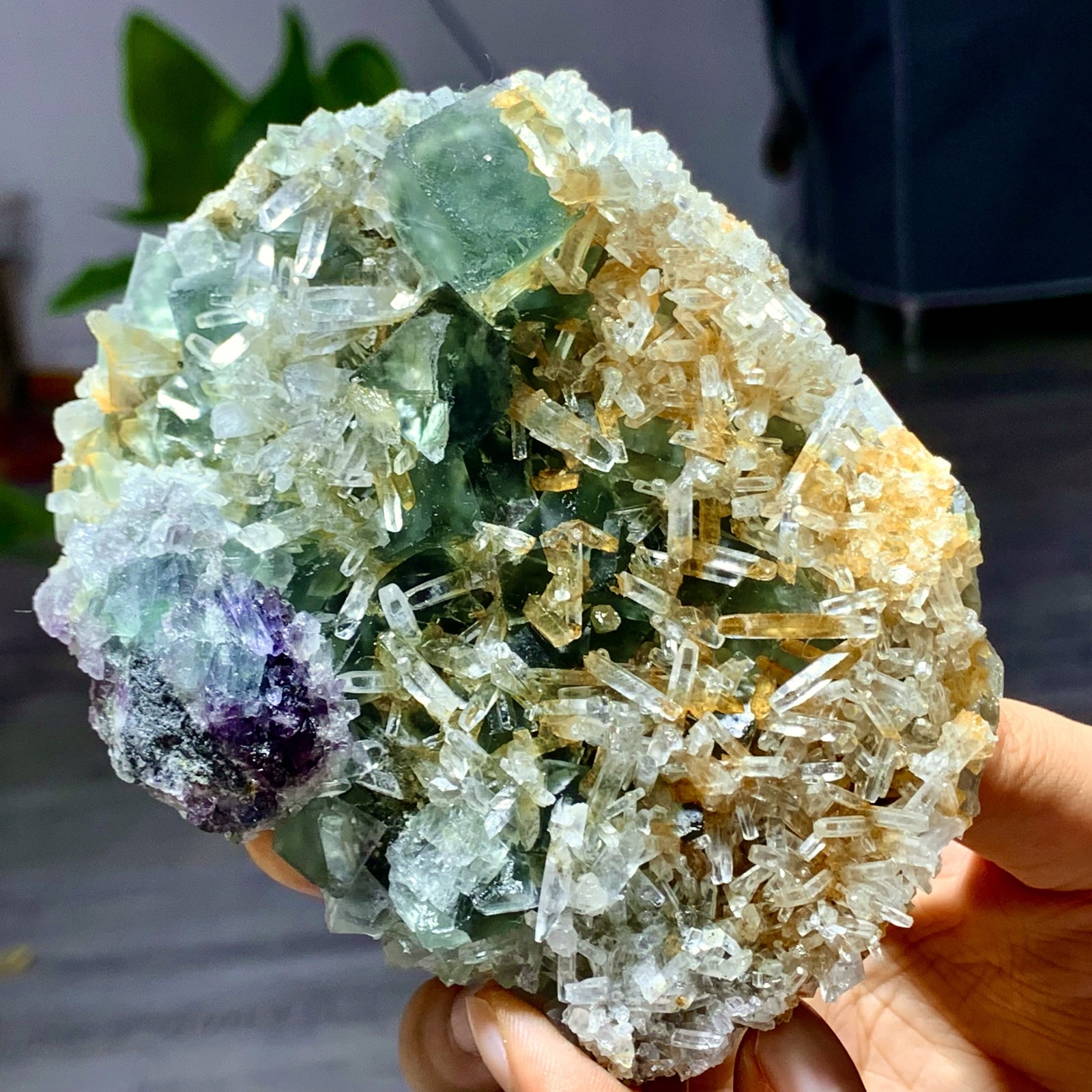 447G Rare transparent blue green fluorite cubic mineral crystal sample/China