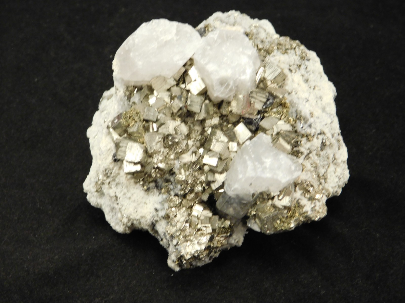 FLUORESCENT Calcite Crystal Cluster with PYRITE Crystal CUBES! Peru 196gr