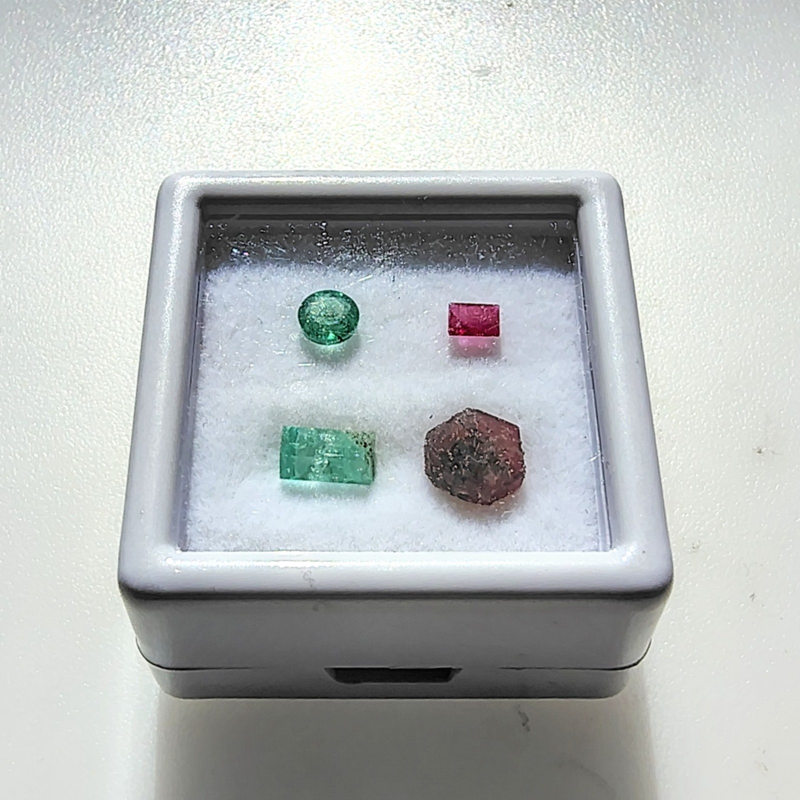 Red Beryl Bixbite And Colombian Emerald Crystal And Cut Box