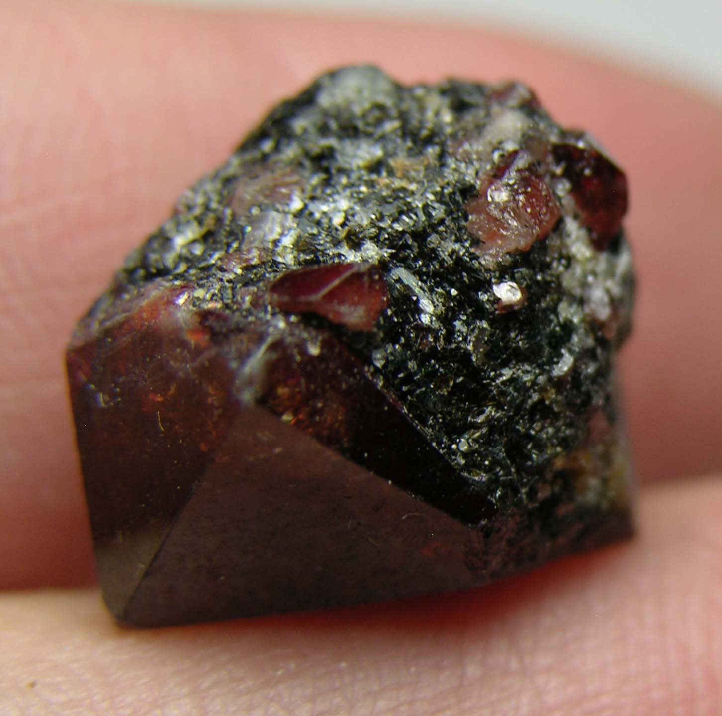 #32 Afghanistan 27.0ct Natural Octagonal Brownish Red Zircon Specimen 5.35g 14mm