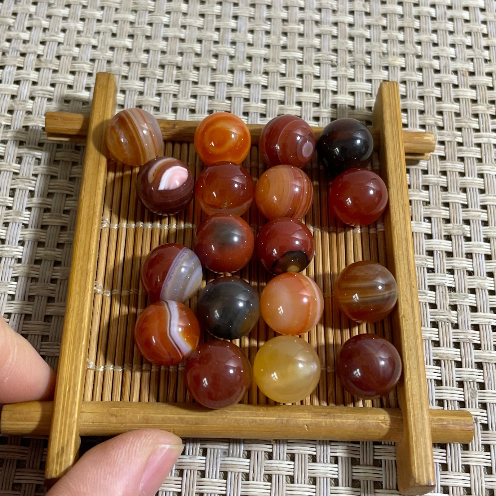 18pcs 42g Crazy Lace SILK Banded Agate Polish Tumbled Stone Madagascar