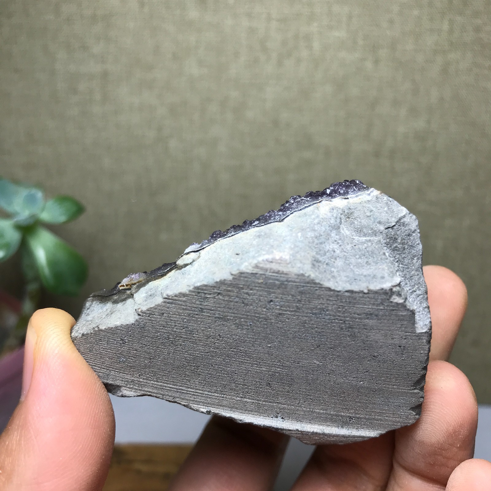 68mm NATURAL amethyst point purple Crystal Cluster Mineral Specimen 184g A1769