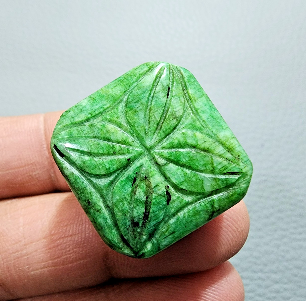93.60 Crt Exquisite Green Brazilian Emerald Carving Loose Gemstone For Jewelry