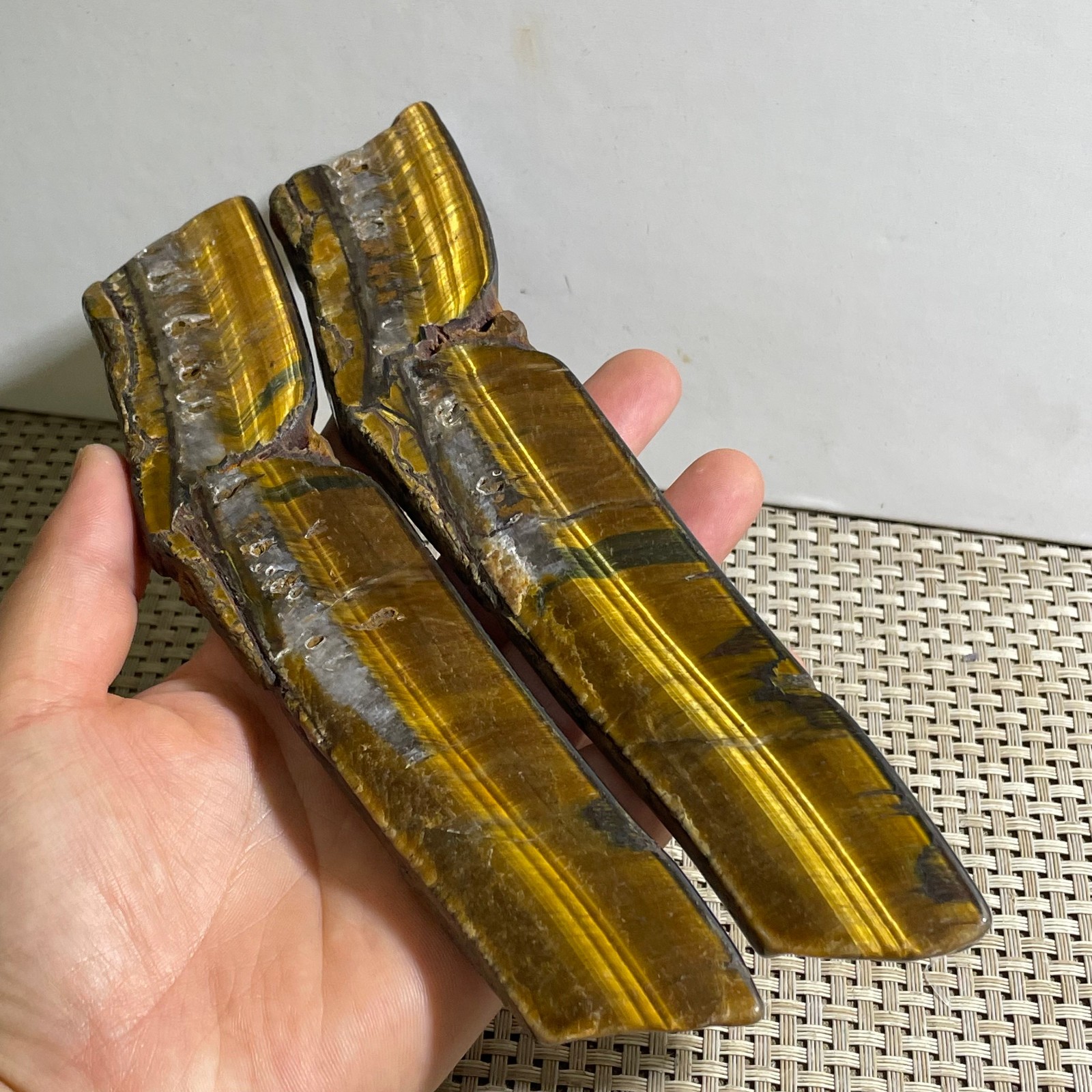 283g Natural tiger’s-eye Rough Raw Stone Rock Specimen Reiki healing 2pcs