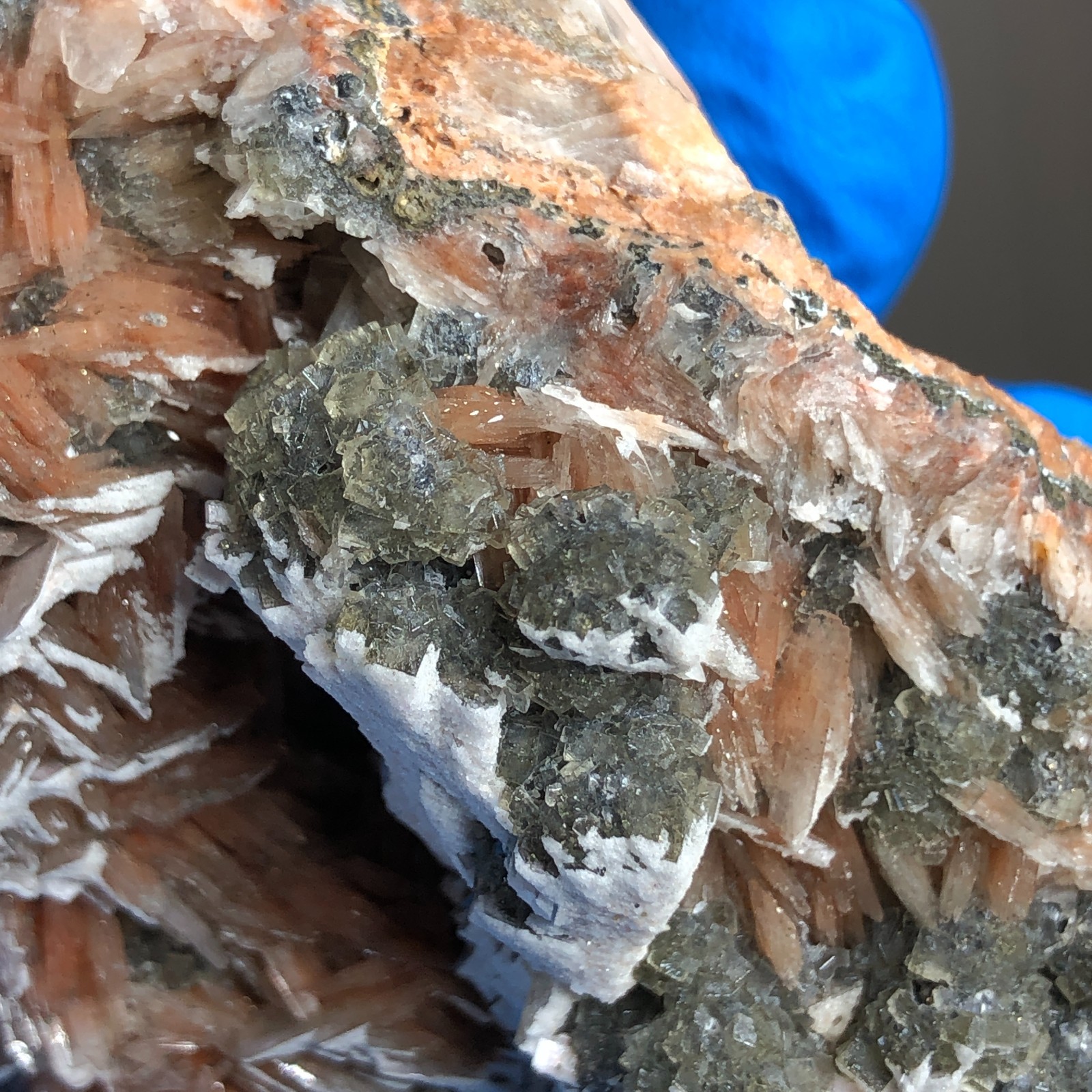 10pcs Azurite Calcite Barite Garnet Epidote Bulk Crystal Mineral Specimen ST22