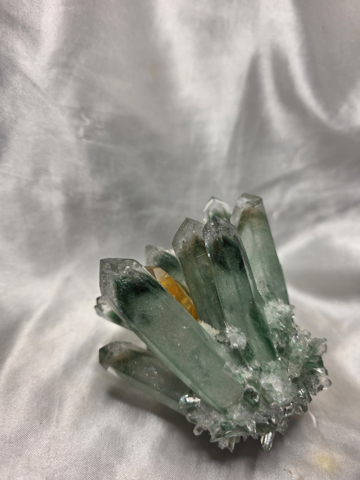 (D9) 276G New Find Green and Yellow Phantom Ghost Quartz Crystal Cluster Mineral