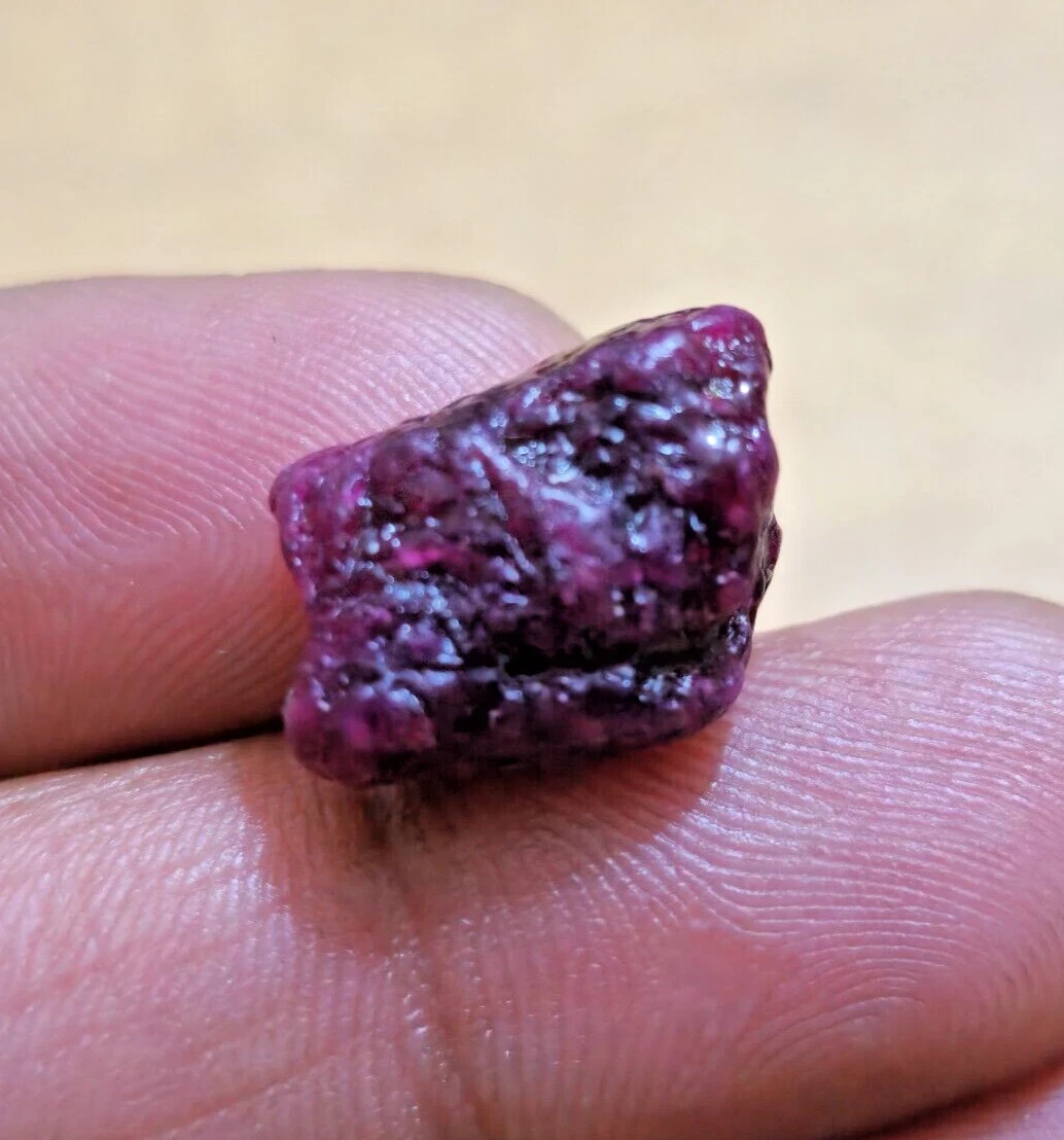 Terrific African Red Ruby 33.70 Crt Rough Size 19x19x8 MM Natural Loose Gemstone