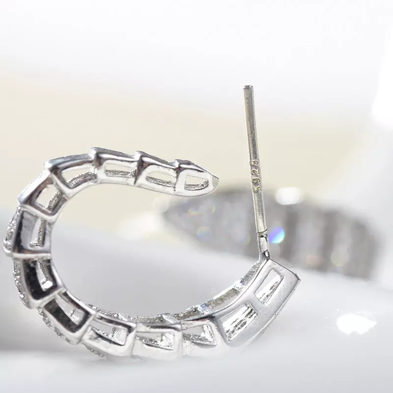 Women’s Fashion Jewelry Silver Rhinestone 3/4″ Hoop Earrings A pair