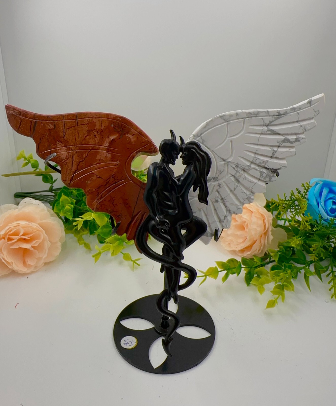 Natural Devil wings Howlite/Red Jasper Devil wings with stands angel wing 1pcs